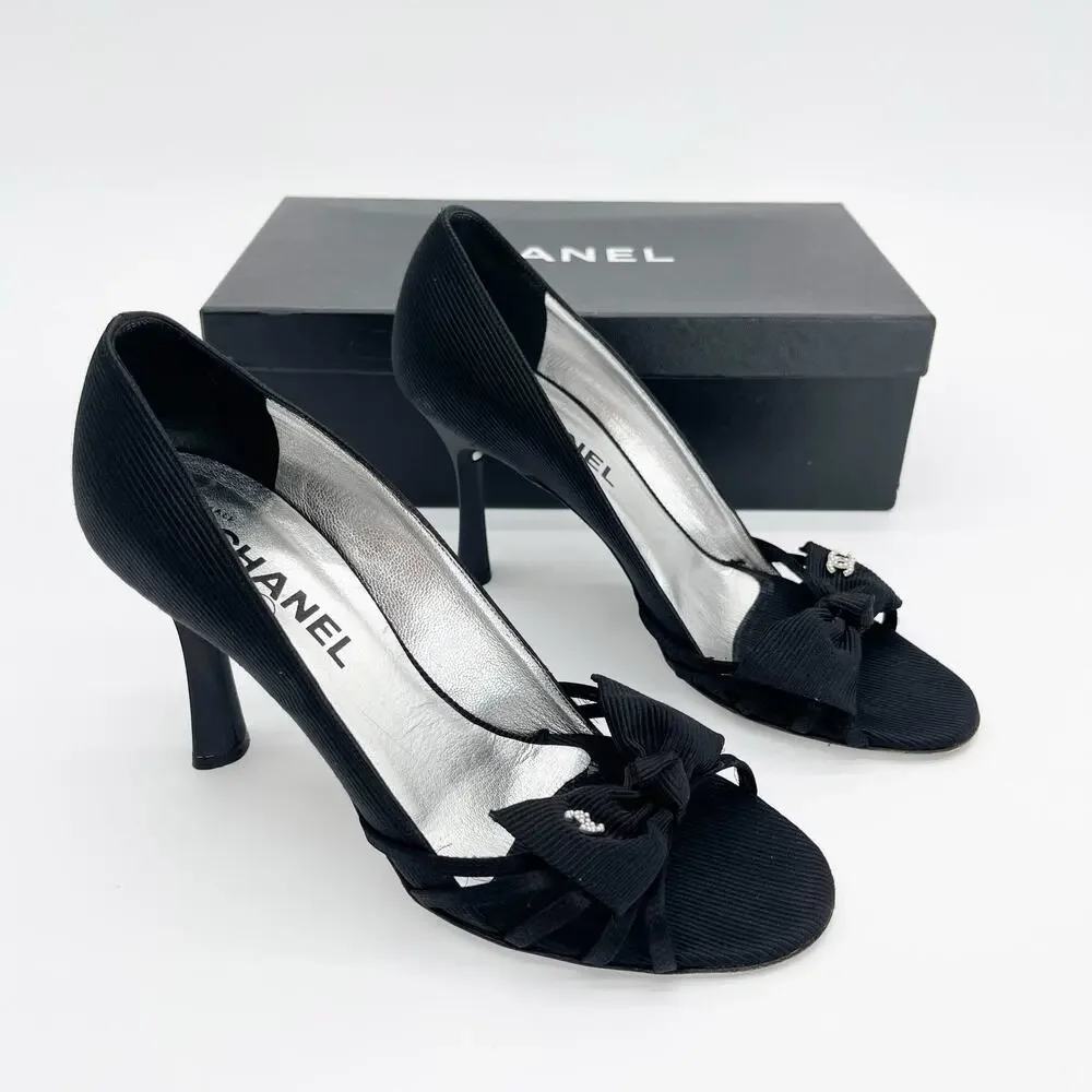 Chanel Vintage Karl Lagerfeld Y2K Grosgrain Bow Pearl CC Peep Toe Heels EU 37